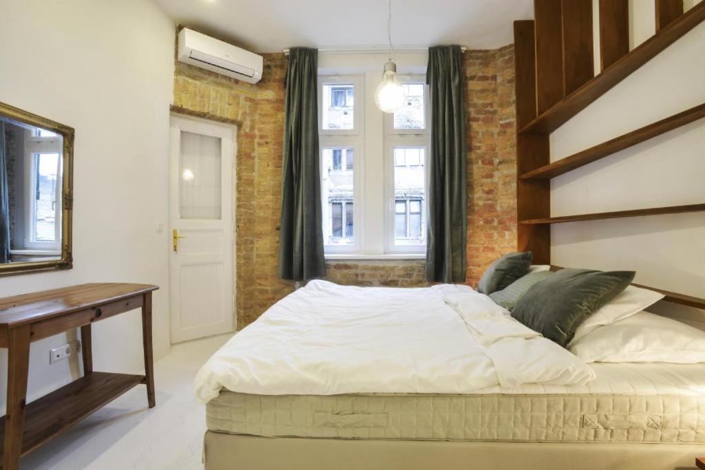 Golden Leaf Apartment Budapest