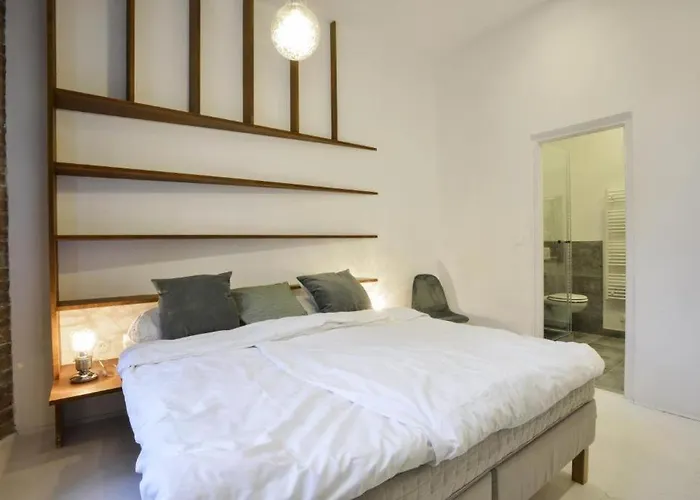 Golden Leaf Apartment